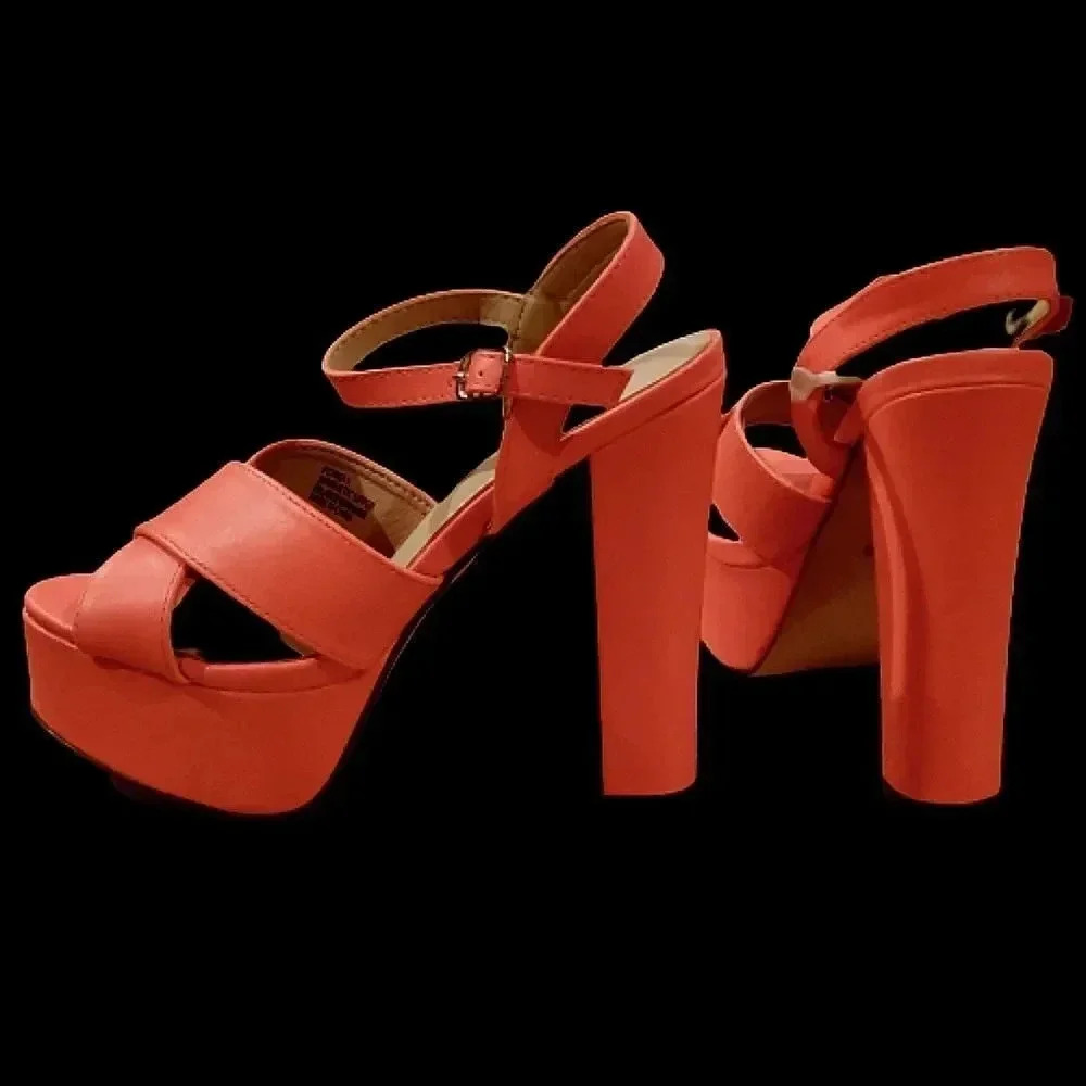 Nwt Chase + Chloe pink 5" chunky heels Size 7.5